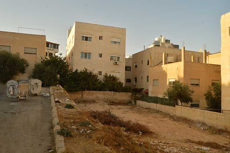 أرض  313 م  للبيع  في ابونصير على دخلة و  باركنج 