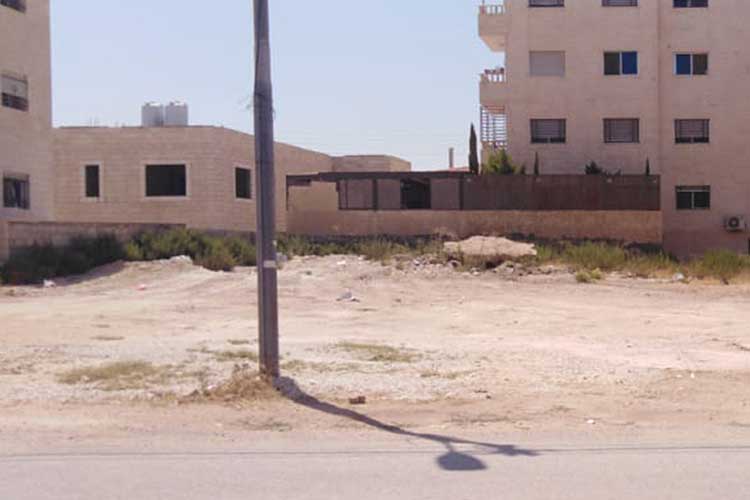 ارض 1200 م للبيع في شفابدران خلف مجمع الاخوة 