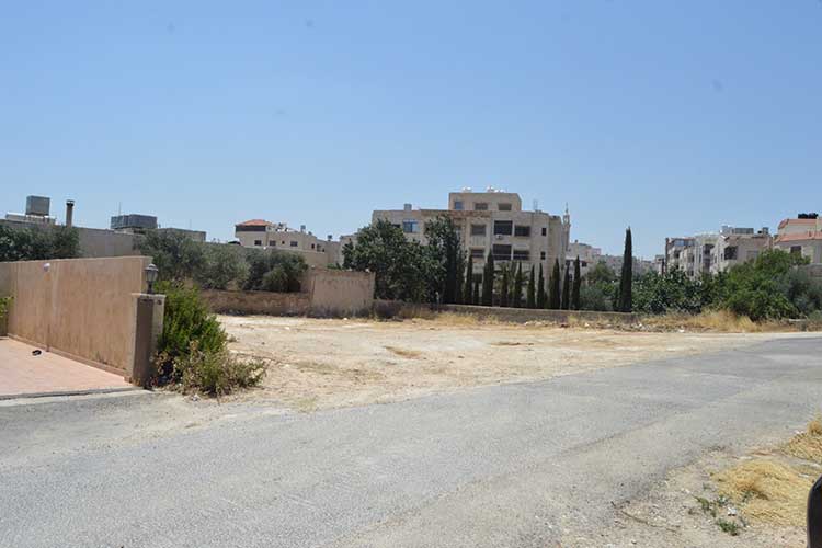 ارض 860 م للبيع في شفابدران خلف مطعم  الكلحة 