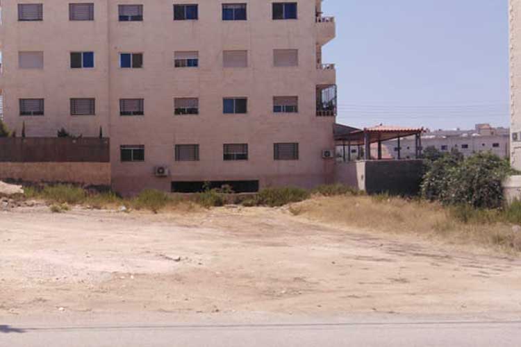 ارض 1200 م للبيع في شفابدران خلف مجمع الاخوة 