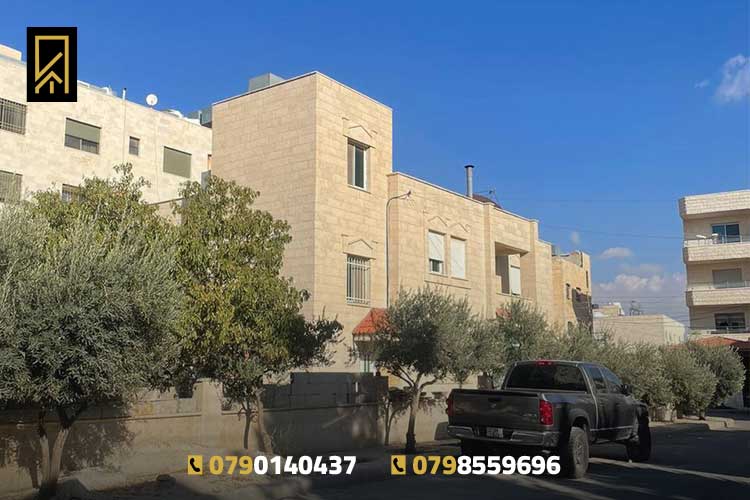 بيت مستقل للبيع في ياجوز على شارعين قرب ديوان عائلة أبو سويلم 