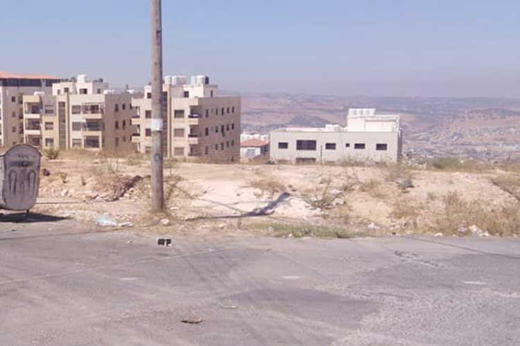 ارض مساحتها  4000 م للبيع في ابو نصير المقرن تجاري ومميز 