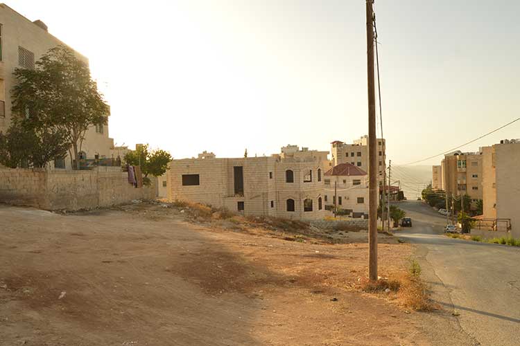 ارض 500 م للبيع في ابونصير مطلة ومستوية