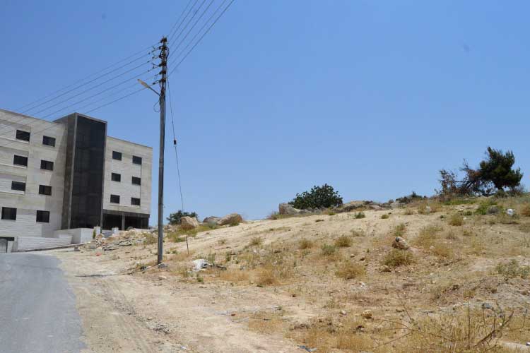 أرض 1175م تجاري للبيع في شفابدران قرب مدرسة ام طفيل