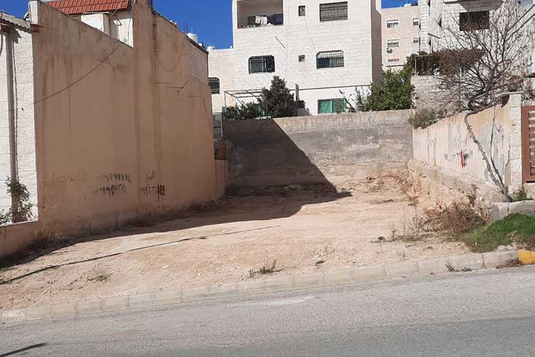 أرض 313 م للبيع في  أبونصير  خلف مطعم  كنتاكي