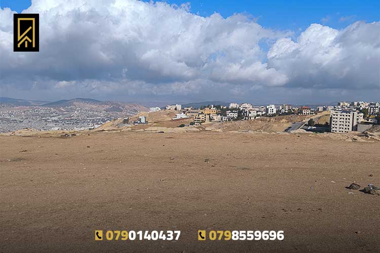 ارض 1100م استثمارية مطلة للبيع في ابو نصير