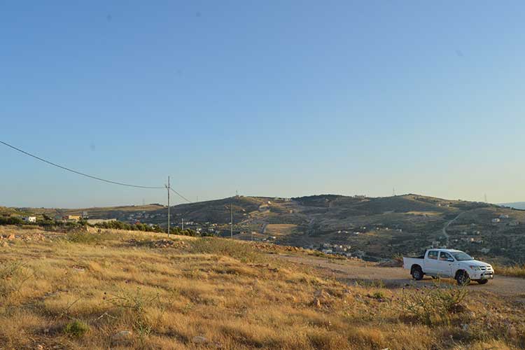 أرض 4 دونمات للبيع في الكمشة موقع مطل